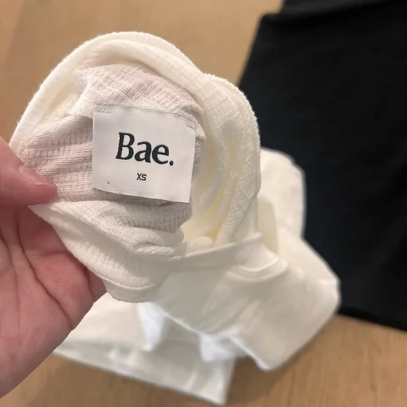 Bundle of Two Split T shirt Bae The Label black & white maternity - Picture 4 of 13